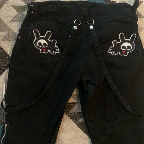 Skelanimals size 15 bunny patch shorts. bunny hardwear, long straps along side - Picture 2 of 9